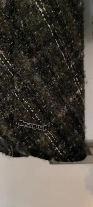 Abrigo Desigual gris y verde