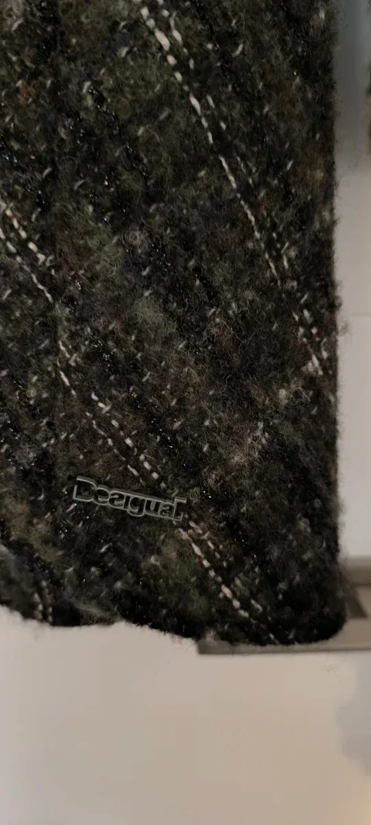 Abrigo Desigual gris y verde