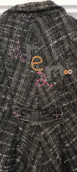 Abrigo Desigual gris y verde