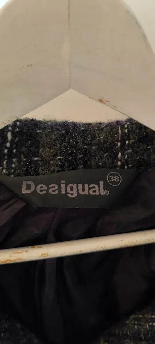 Abrigo Desigual gris y verde