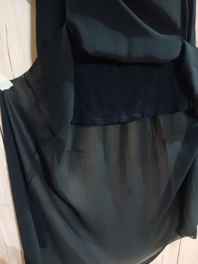 Gonna corta sotto e lunga trasparente nera