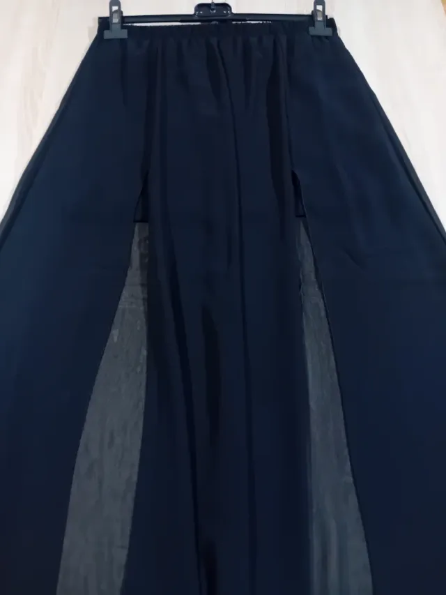 Gonna corta sotto e lunga trasparente nera