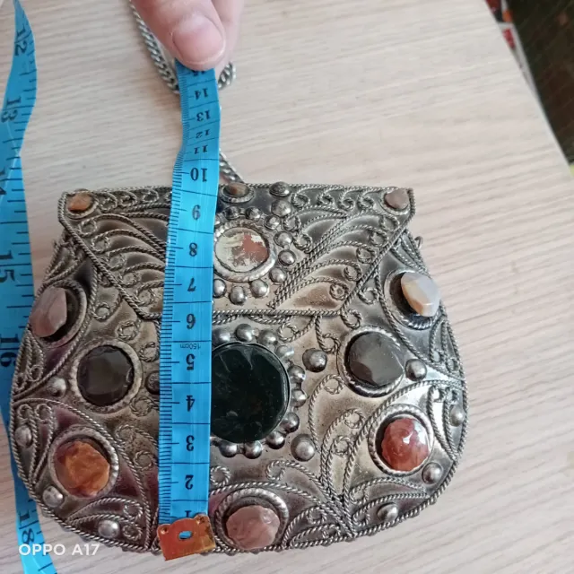 Bolso de fiesta metalizado con piedras