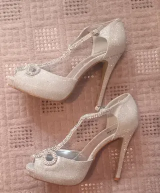 Sandalias doradas/plateadas con pedrería