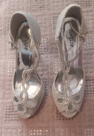 Sandalias doradas/plateadas con pedrería