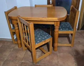 Mesa comedor extensible + 6 sillas madera