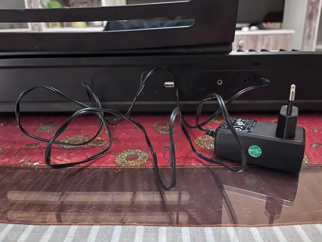 Teclado Eléctrico RockJam 61 Teclas