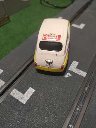 Scalextric Seat 600 Leche Pascual