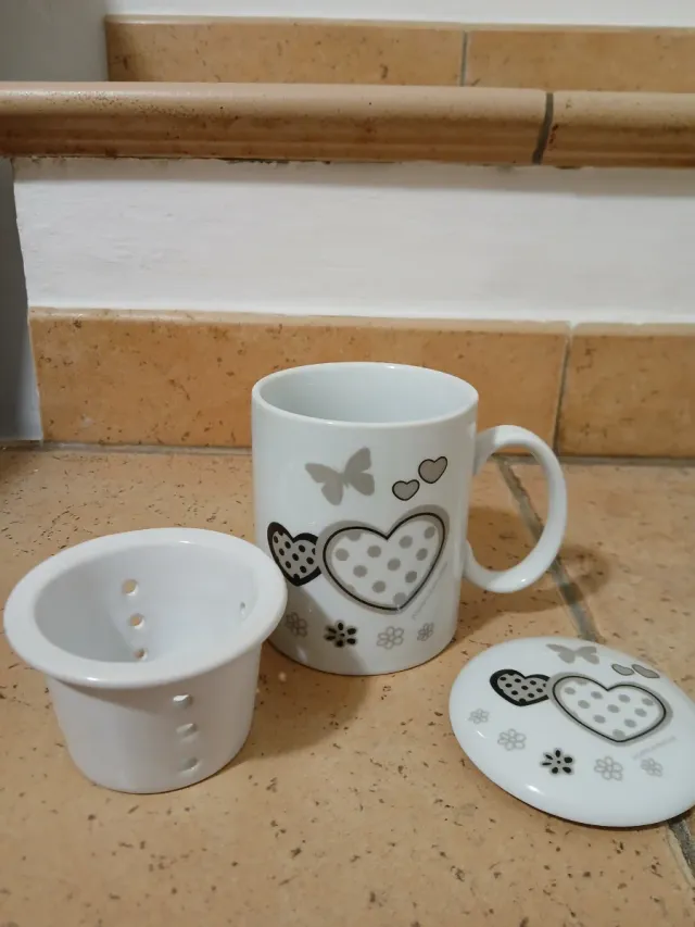 Tisaniera in porcellana