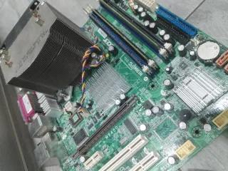 Placa base Acer. Fuente alimentación. Disco ect...