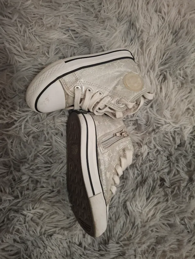 Zapatillas niña Conguitos estrellas plateadas