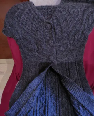 Chaleco lana gorda pero  suave,  largo92x53.axila.