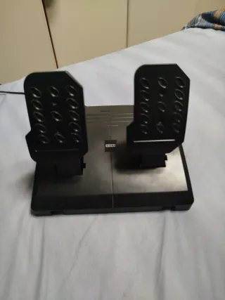 PlayStation 4 1TB + Volante + 7 Giochi