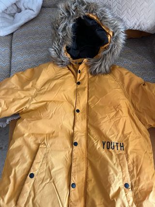 Chaqueta Zara niño capucha pelo. Talla 13/14.