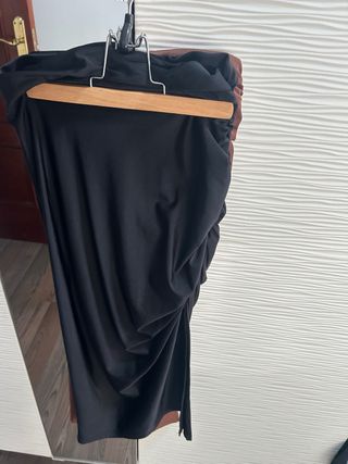 Falda negra y marrón drapeada