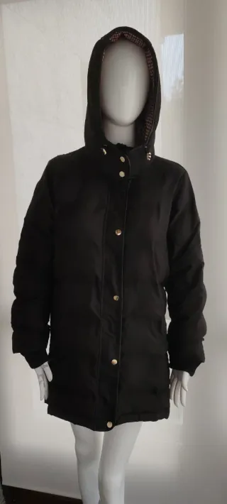 Anorak mujer con capucha Zara