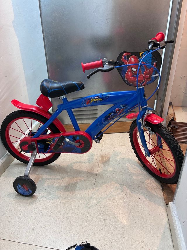 Bicicleta Spiderman 16 4-6 años
