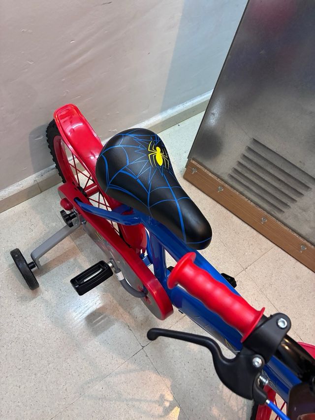Bicicleta Spiderman 16 4-6 años