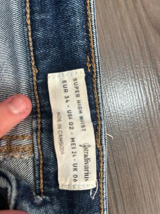 Vaqueros Stradivarius Tiro Alto Talla 34