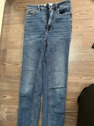 Vaqueros Stradivarius Tiro Alto Talla 34