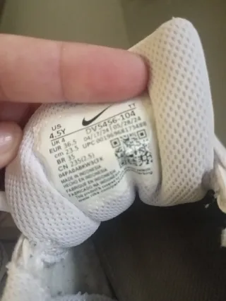 Zapatillas Nike Blancas y Negras