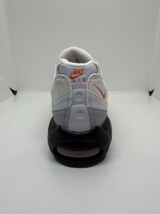 Nike Air Max 95 Wolf Grey Safety Orange T. 38,5.