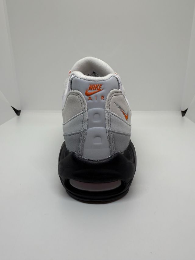 Nike Air Max 95 Wolf Grey Safety Orange T. 38,5.