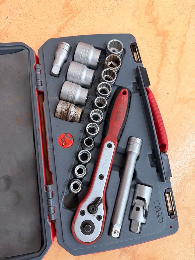 Caja de herramientas Tengtools roja