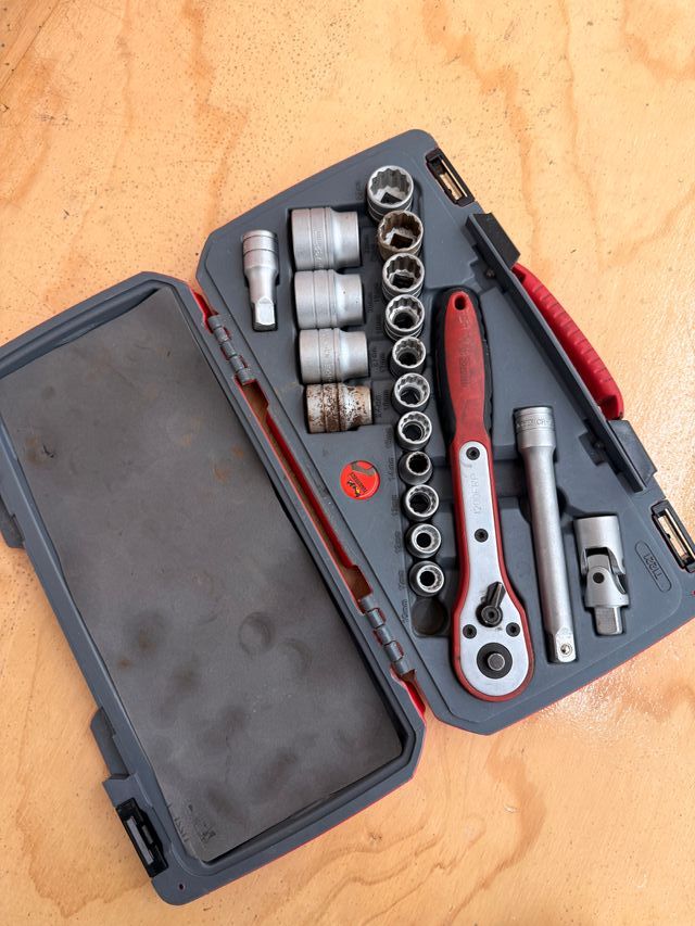 Caja de herramientas Tengtools roja