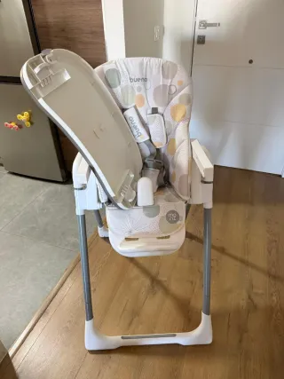 Trona de bebé con funda y bandeja