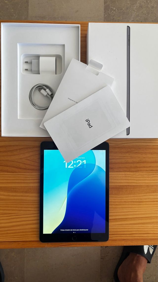 iPad 8ª Geração 10,2 Silver + Caneta Stylus + capa