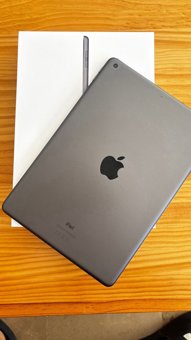 iPad 8ª Geração 10,2 Silver + Caneta Stylus + capa