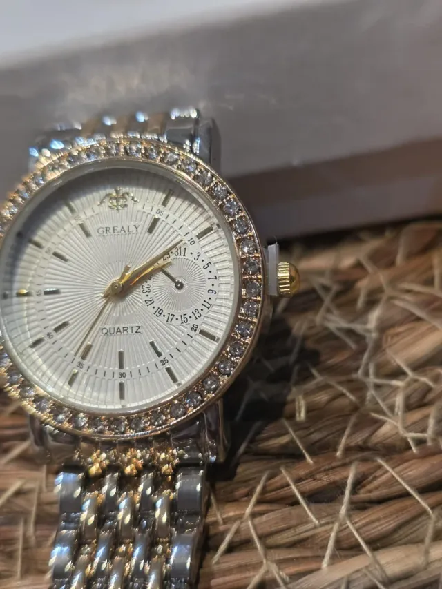 Relógio IPALY Quartz Vintage Ouro e Prata