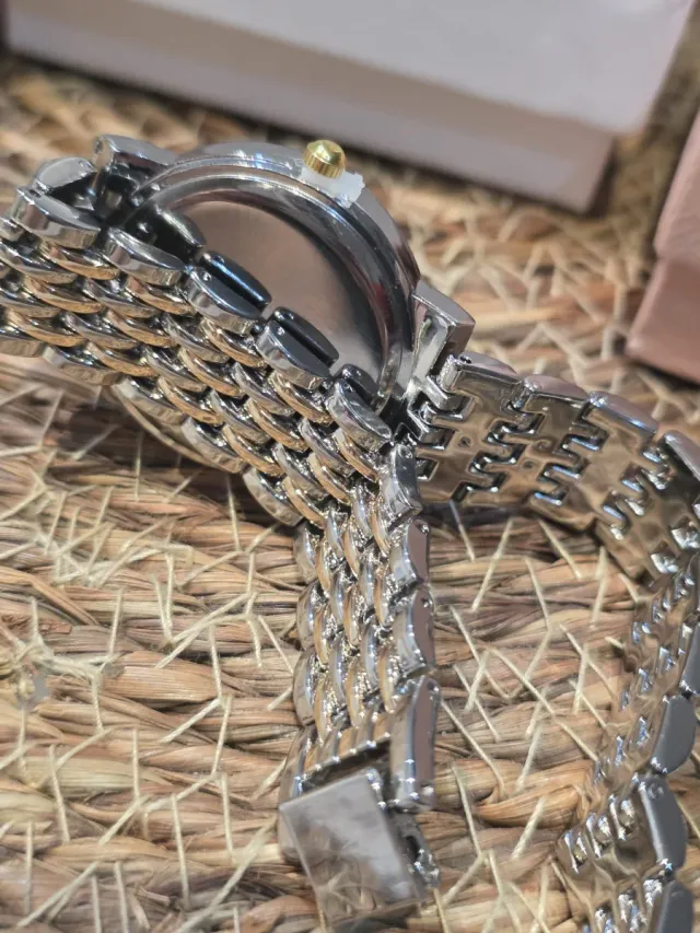 Relógio IPALY Quartz Vintage Ouro e Prata