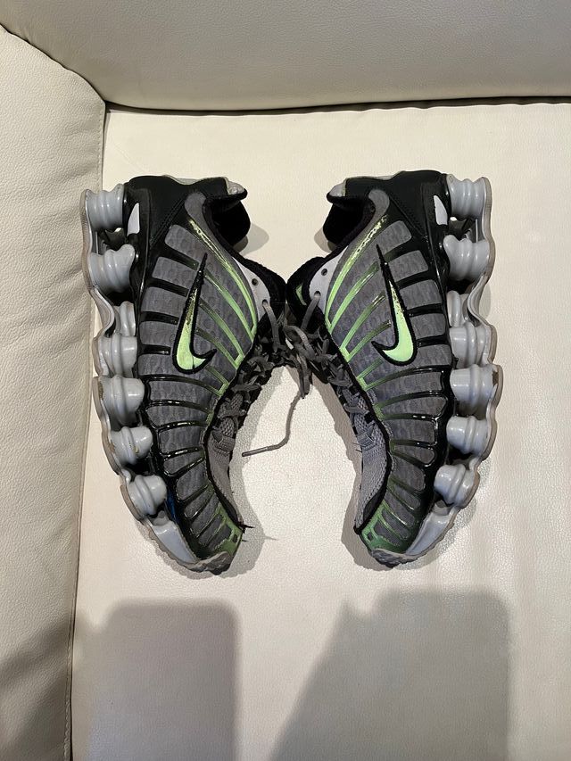 Nike Shox TL Modelo 2024 Gris/Verde