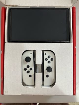 Nintendo Switch OLED + Mario Kart 8