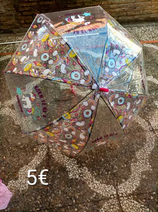 Paraguas transparente con unicornios