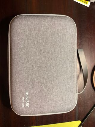 Insta360 GO 3S 128 GB + Accesorios