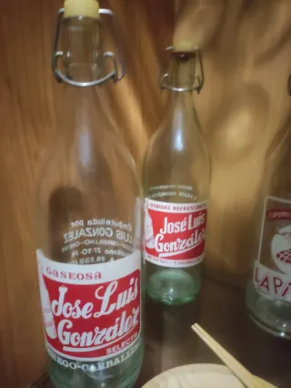 Bottiglie antiche di gassosa Jose Luis González