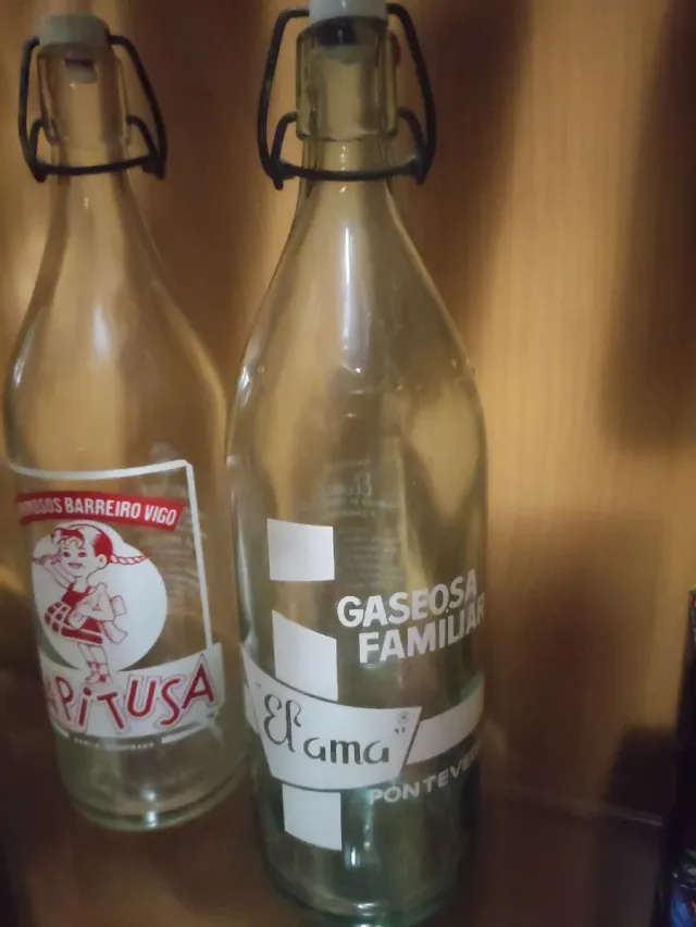 Bottiglie antiche di gassosa Jose Luis González