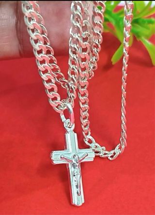 Elegante Cadena Barbada Cristo Biselado Plata 925