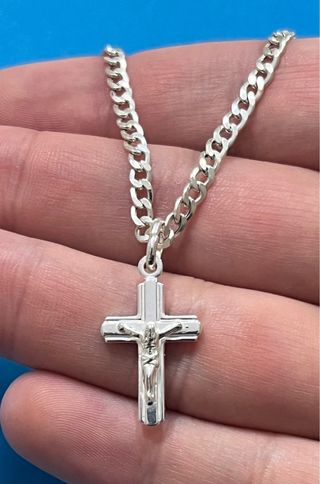 Elegante Cadena Barbada Cristo Biselado Plata 925