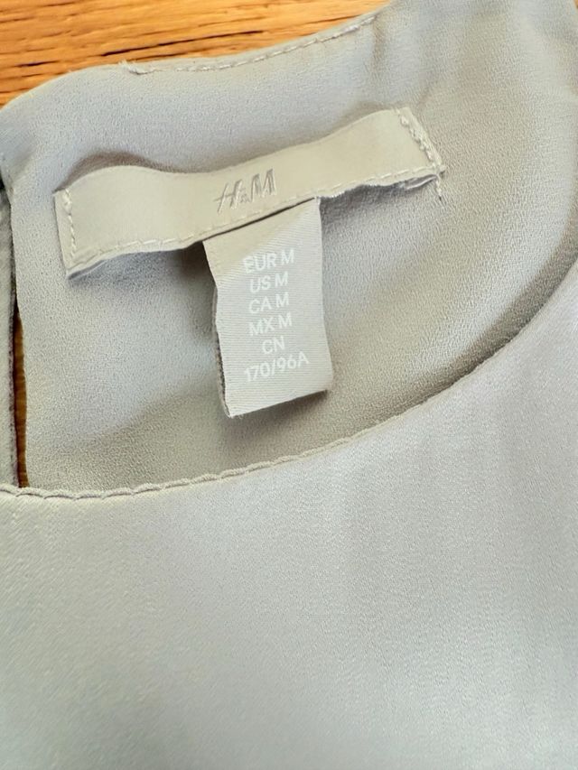 Top H&M Grigio Ghiaccio Elegante