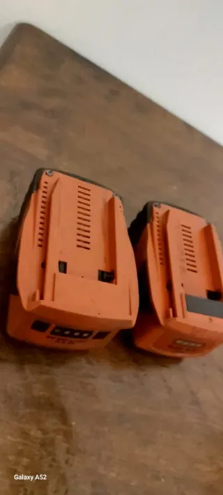 2 Batterie Hilti 3.3Ah e 5.2Ah da Riparare