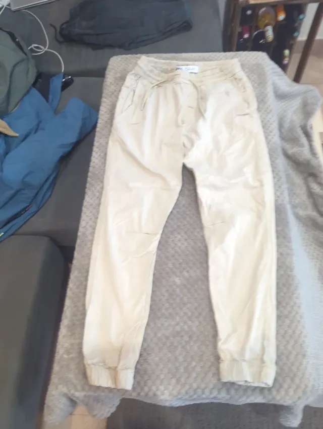 3Pantalones Chinos Beige y Negro