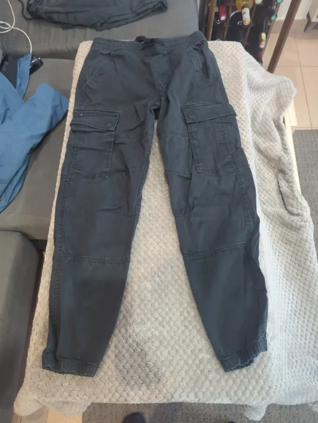 3Pantalones Chinos Beige y Negro