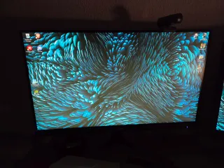 Pantalla Acer Negra y Roja