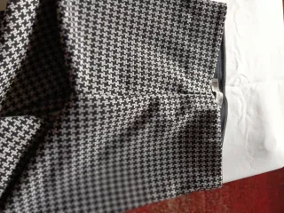 Pantalón mallas estampado pata de gallo