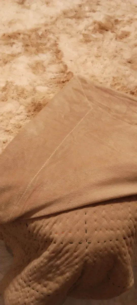 Manta suave bege e marrom