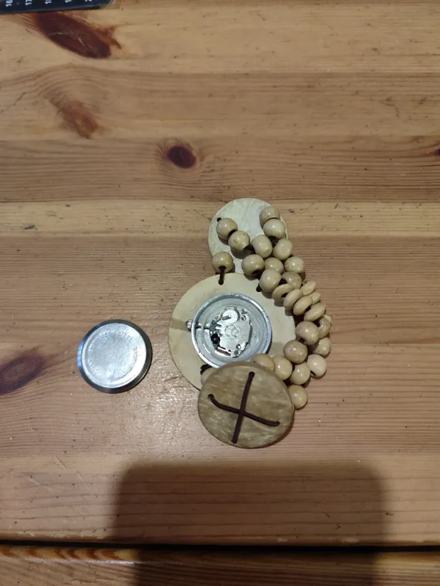 Orologio in legno decorato